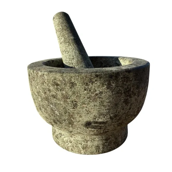 GRANITE MORTAR AND PESTLE SET – HAND-CARVED STONE GRINDER - Picture 3 of 8